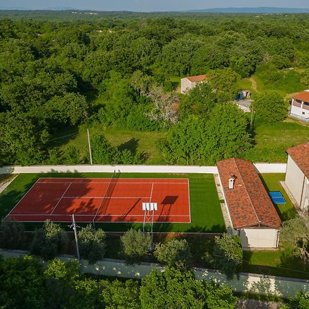 Villa Ortensia Mit Beheiztem Pool By Istrialux Светвинченат Экстерьер фото